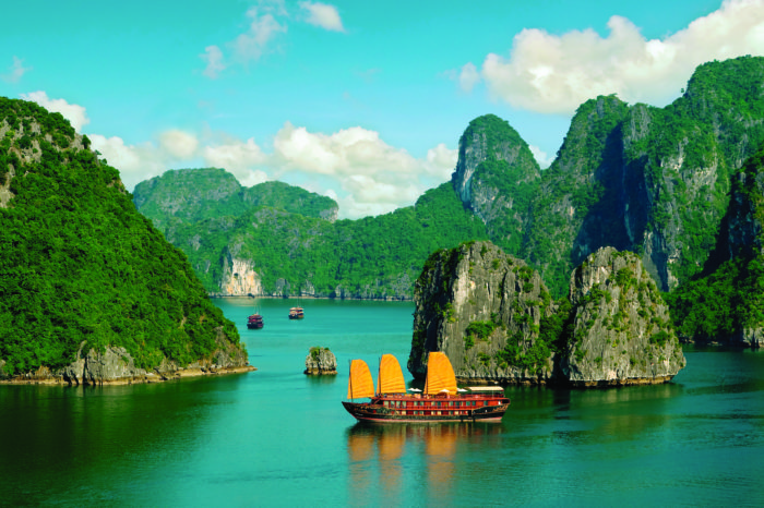 VIETNAM EXPRESS WITH THE TERRESTRIAL  HA LONG BAY